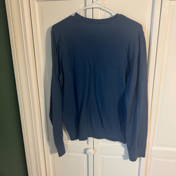 Hollister Men's V-Neck Sweater in Deep Blue - Picture 3 of 3
